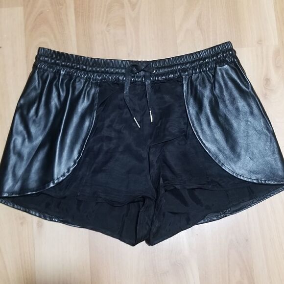 BLANKNYC Denim Faux Leather  Waist Shorts small - Picture 4 of 11